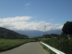 周辺道路から望む中央アルプス