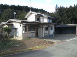 家庭菜園、離れも付いたコンパクトな2階建