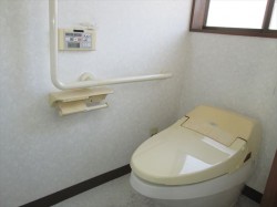 ウォシュレット付き水洗トイレ