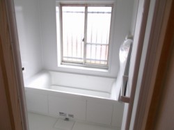 新しいユニットバスが組み込まれました。