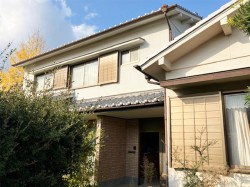 土地124坪の庭付古民家